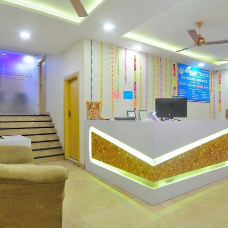 Hotel Prince Palace Deluxe New Delhi Exterior foto