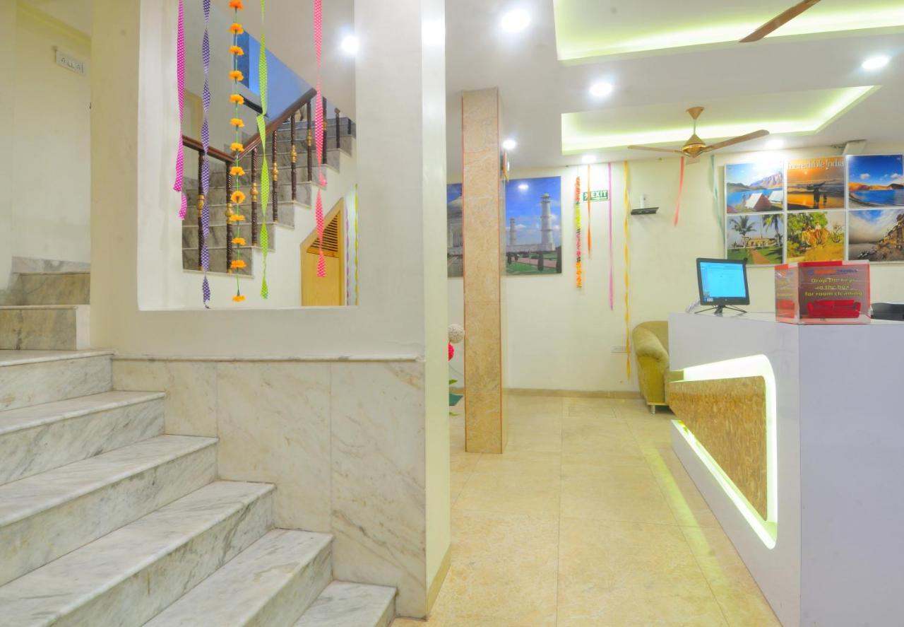 Hotel Prince Palace Deluxe New Delhi Exterior foto